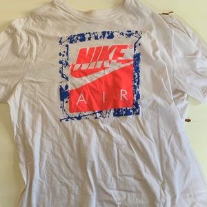 White nike t shirt